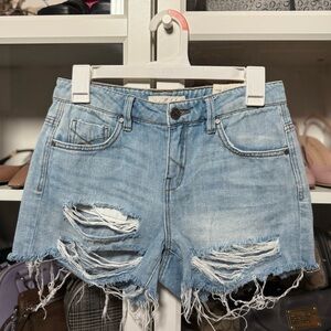 NWT Unpublished Light Blue Denim Jean Laine Boyfriend Shorts Women’s Size 4